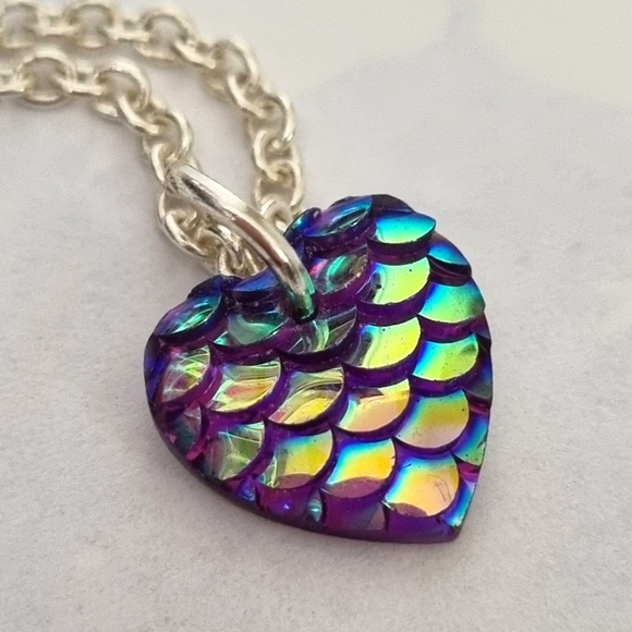 Necklace | Statement Iridescent Heart Pendant | Mermaidcore | Fashion Jewellery. - Picture 6 of 9
